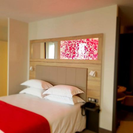 Brit Hotel De Grignan วิชี ภายนอก รูปภาพ